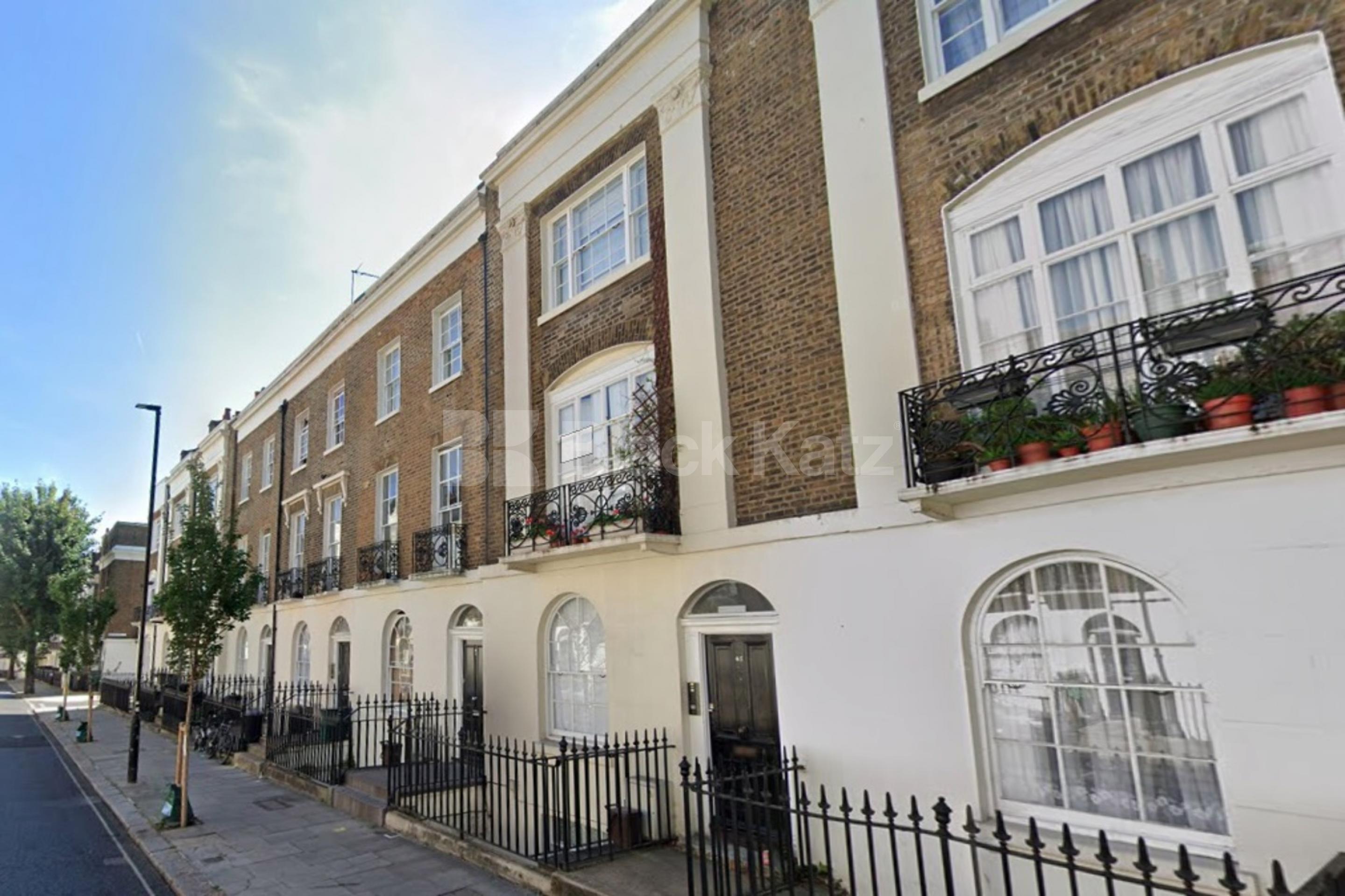 Large 4 bedroom maisonette with high ceilings and 2 bathrooms in bloomsbury  Frederick Street, Kings Cross WC1X